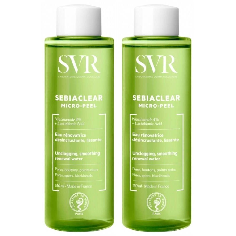 Twee groene flessen met witte dop. Opschrift SVR SEBIACLEAR Micro-Peel. Tekst: Eau rénovatrice désincrustante lissante.