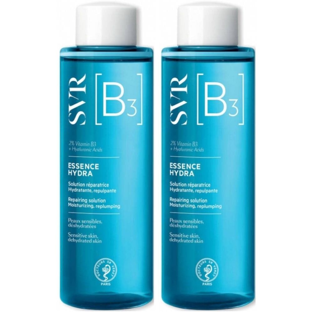 Twee blauwe flessen met witte dop. Opschrift: SVR [B3] Essence Hydra. Bevat 2% Vitamine B3 + Hyaluronzuur.
