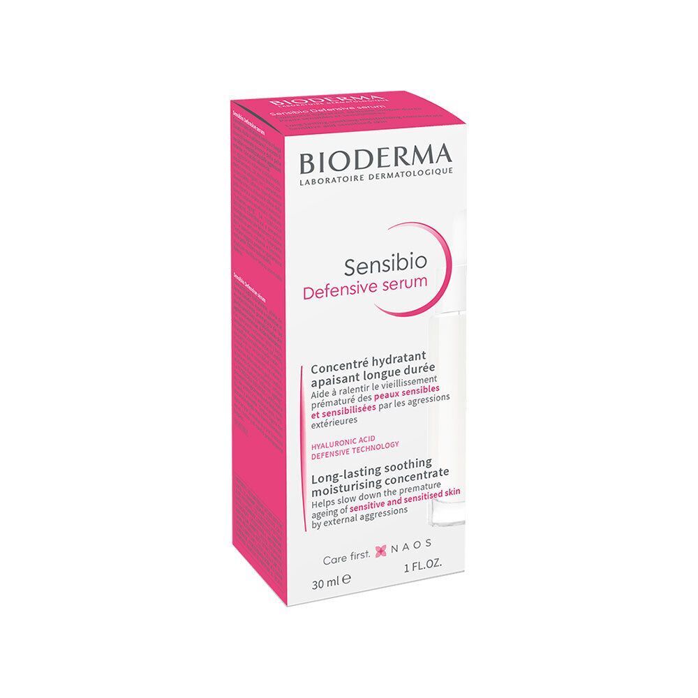 Emballage du sérum Bioderma Sensibio Defensive. Flacon blanc dans une boîte rose et blanche. Nom et détails du produit.