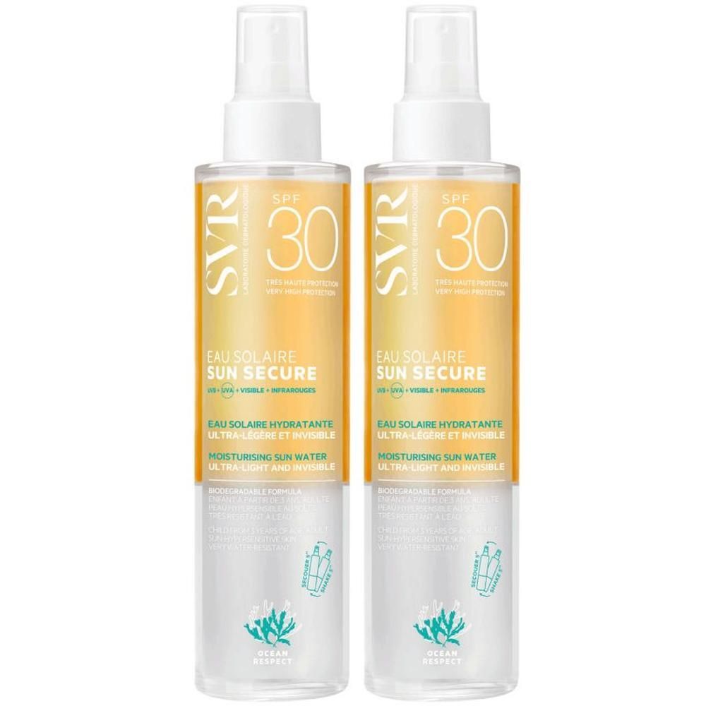 Twee flessen met verstuiver. Opschrift SVR, SPF 30, Sun Secure. Oranje vloeistof zichtbaar. Witte en blauwe accenten.