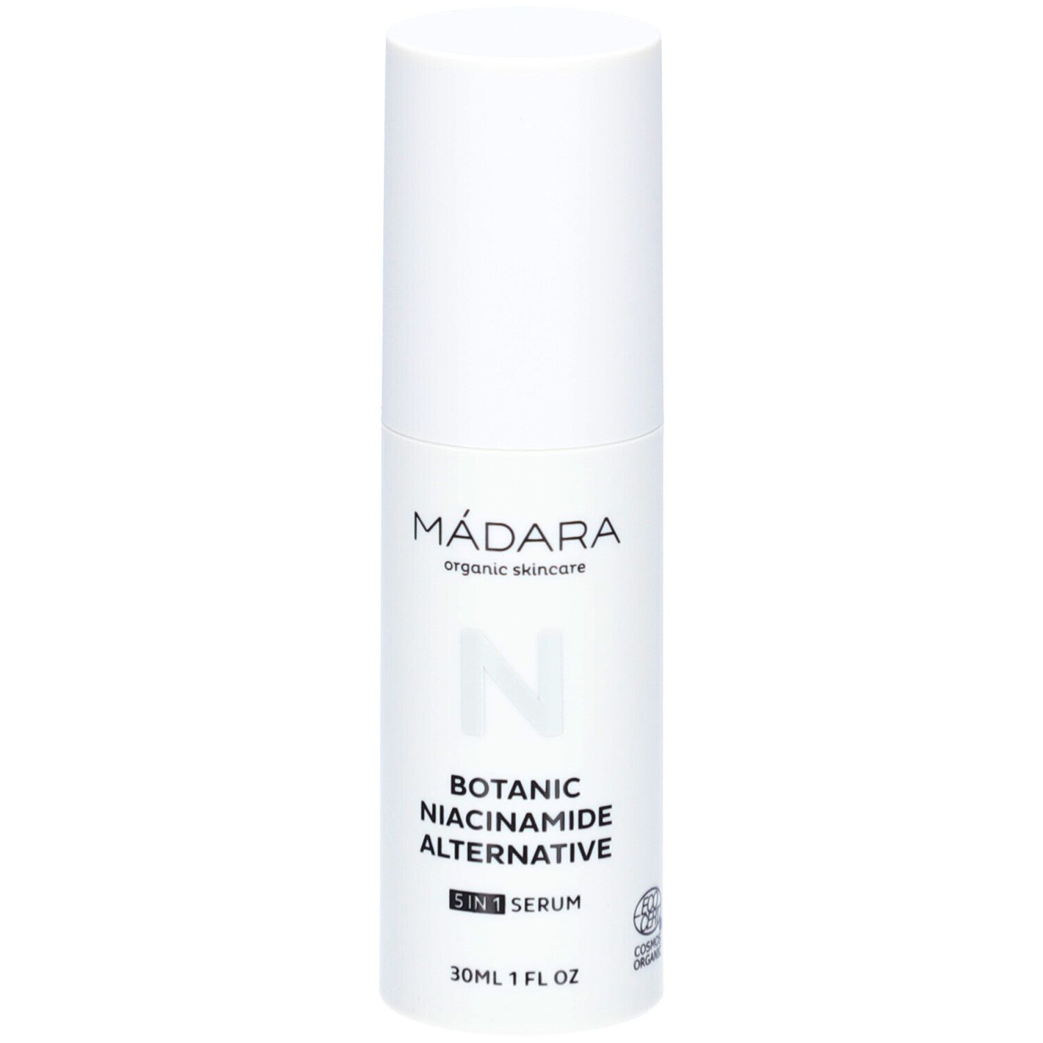 Witte fles met tekst: MÁDARA, Botanic Niacinamide Alternative 5-in-1 Serum. Met cosmetische certificering.