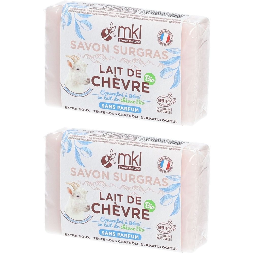 Twee verpakte zeepjes. Opschrift: mkl, Savon Surgras, Lait de Chèvre Bio, Sans Parfum.