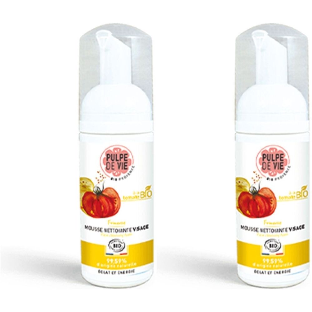 Deux flacons blancs avec pompe. Inscription: PULPE DE VIE, Mousse nettoyante visage. Certification bio et illustration de tomate.