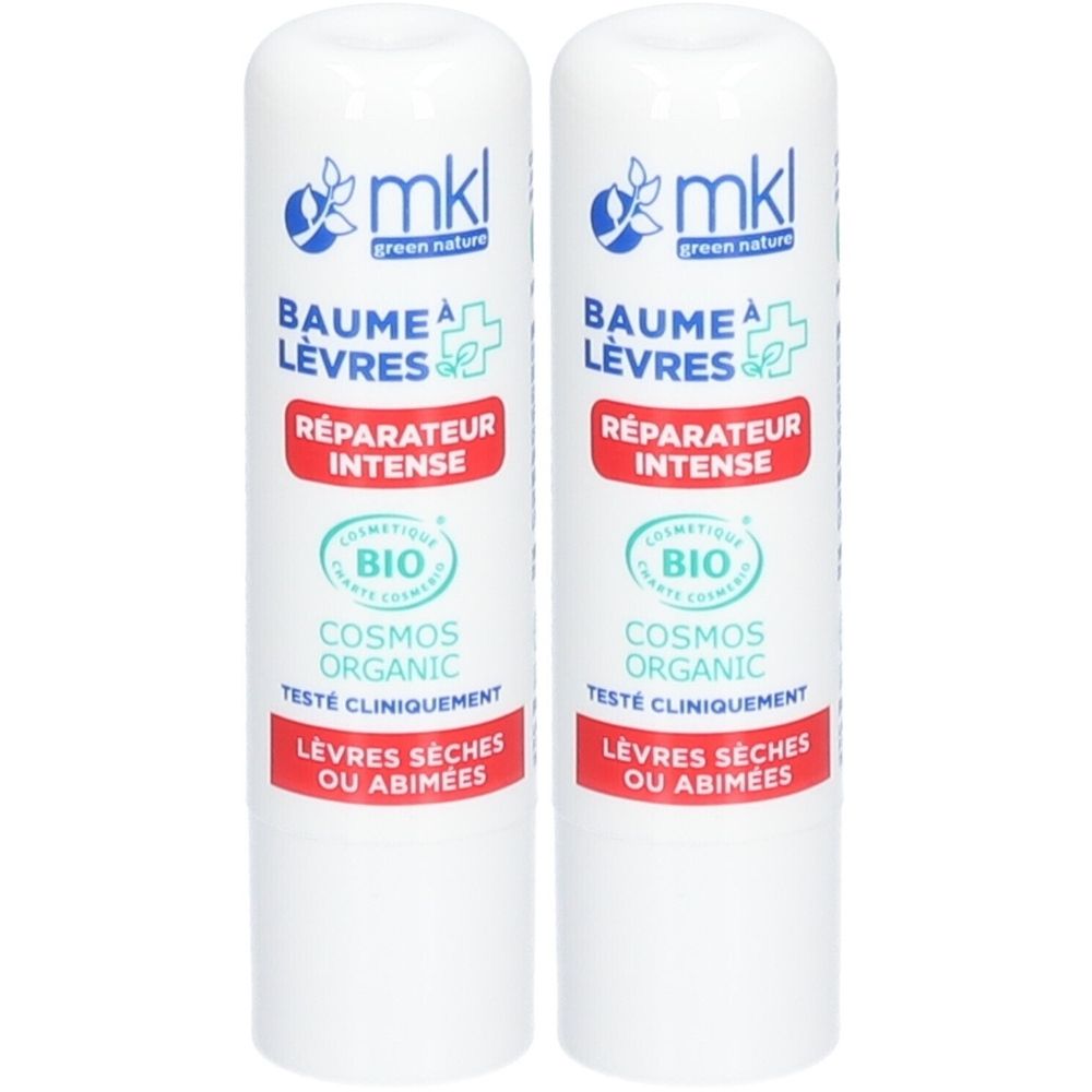 Twee witte lippenbalsemstiften met rode en blauwe tekst. Opschrift: mkl, Baume à Lèvres, Réparateur Intense, Bio-certificering.
