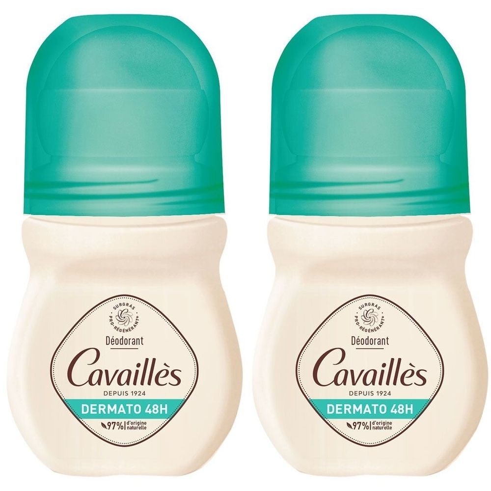 Twee roll-on deodorants met groene doppen. Op de crèmekleurige flacons staat "Cavaillès DERMATO 48H".