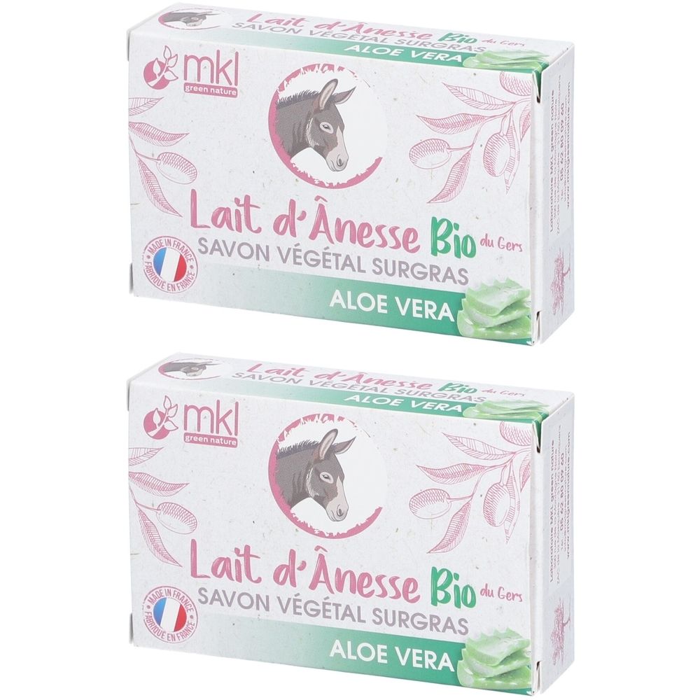 Twee zeepverpakkingen. Opschrift: Lait d'Ânesse Bio, Aloe Vera, Savon Végétal Surgras. Logo: ezel, olijftak, mkl.