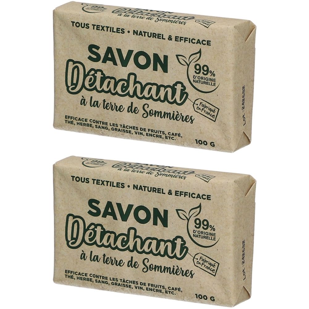 Deux savons rectangulaires emballés. Inscription: SAVON Détachant à la terre de Sommières, 99% d'origine naturelle. Fabriqué en France.