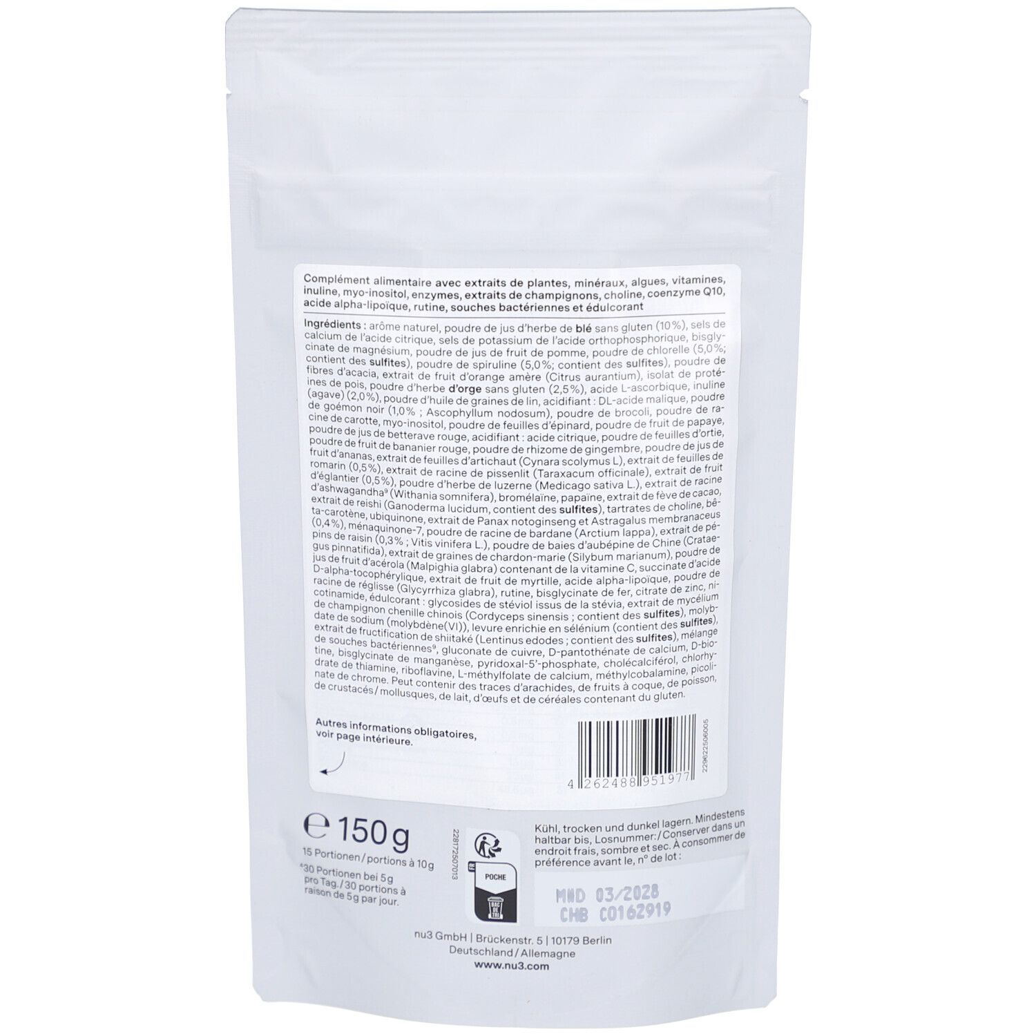 Achterkant van het zakje "nu3 Daily Super Greens". Bevat ingrediëntenlijst, voedingsinformatie en fabrikant. 150g.