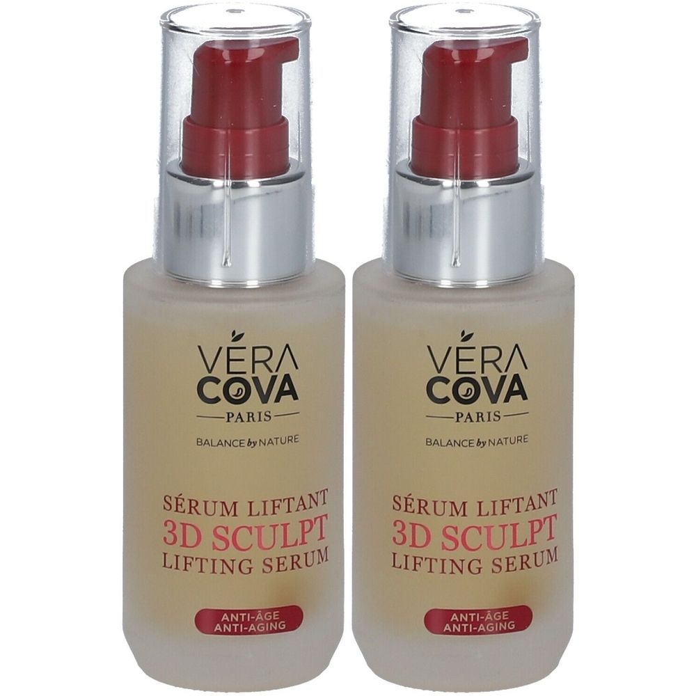 Deux flacons de sérum. Inscription : VERA COVA PARIS, Sérum Liftant 3D Sculpt, Lifting Serum. Avec pompe rouge et bouchon transparent.