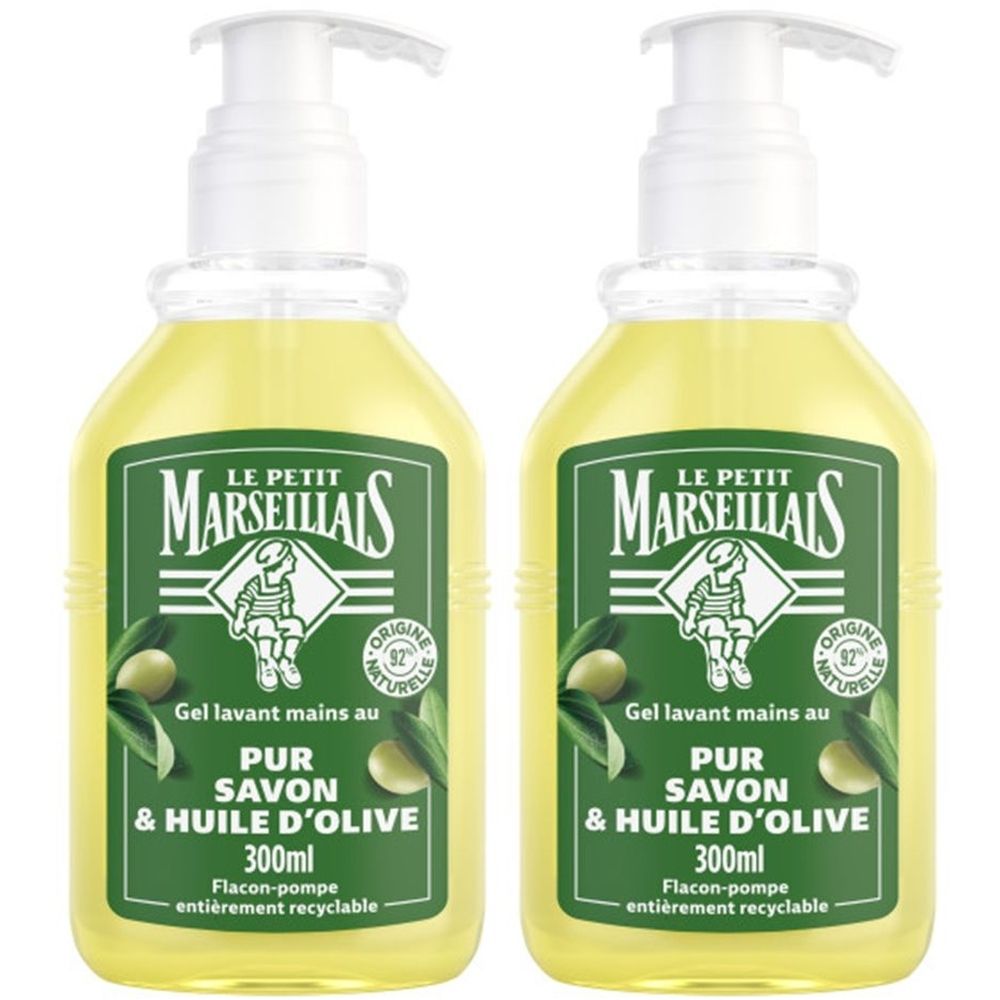 Deux flacons de gel lavant pour les mains. Inscription: Le Petit Marseillais, Pur Savon & Huile d'Olive. Avec pompe et olives.