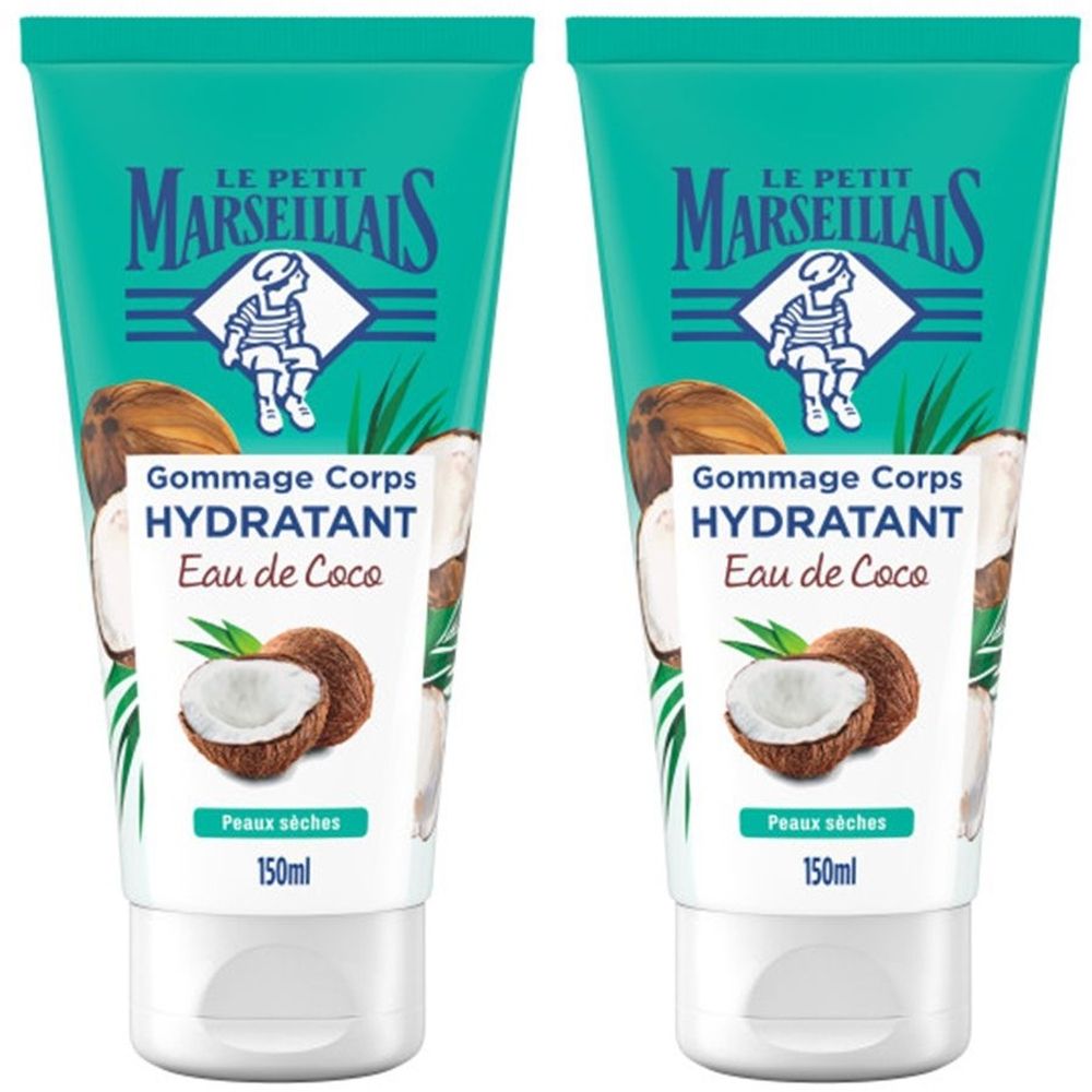 Twee tubes body scrub. Opschrift: Le Petit Marseillais, Gommage Corps Hydratant Eau de Coco. Illustratie van kokosnoot.
