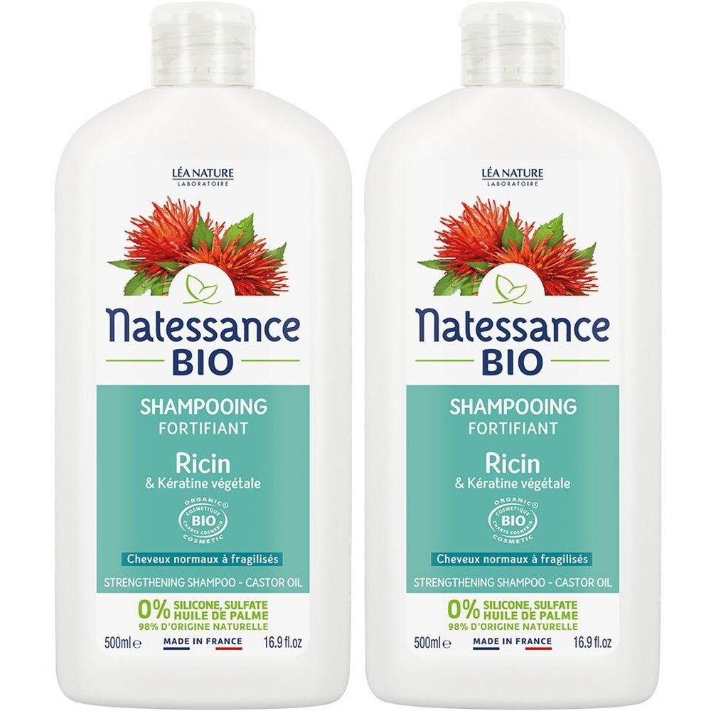 Twee witte shampoo flessen. Opschrift: Natessance BIO, Shampooing Fortifiant, Ricin & Kératine végétale. Bio-certificering.