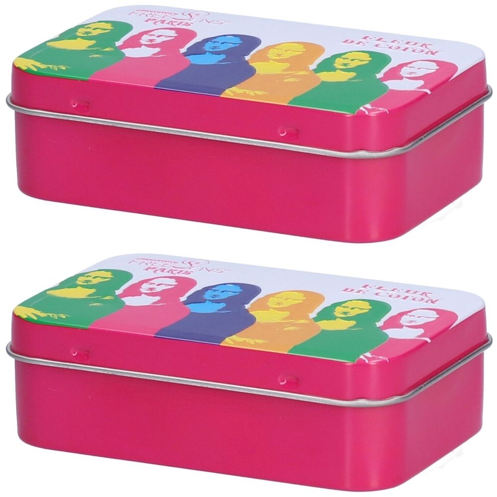 Deux boîtes métalliques roses rectangulaires. Couvercles avec portraits de femmes colorés et texte.