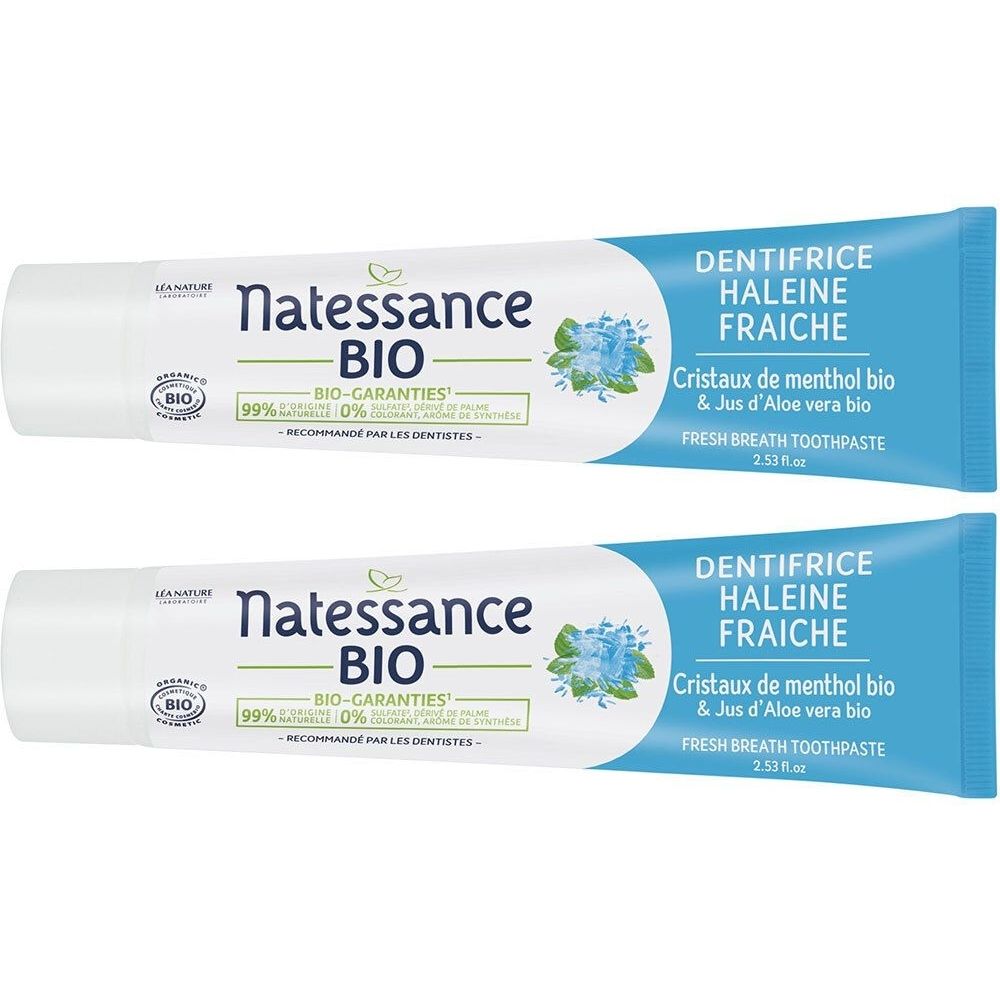 Twee tubes tandpasta. Opschrift: Natessance BIO, Dentifrice Haleine Fraîche. Met bio-certificering en ingrediënten.