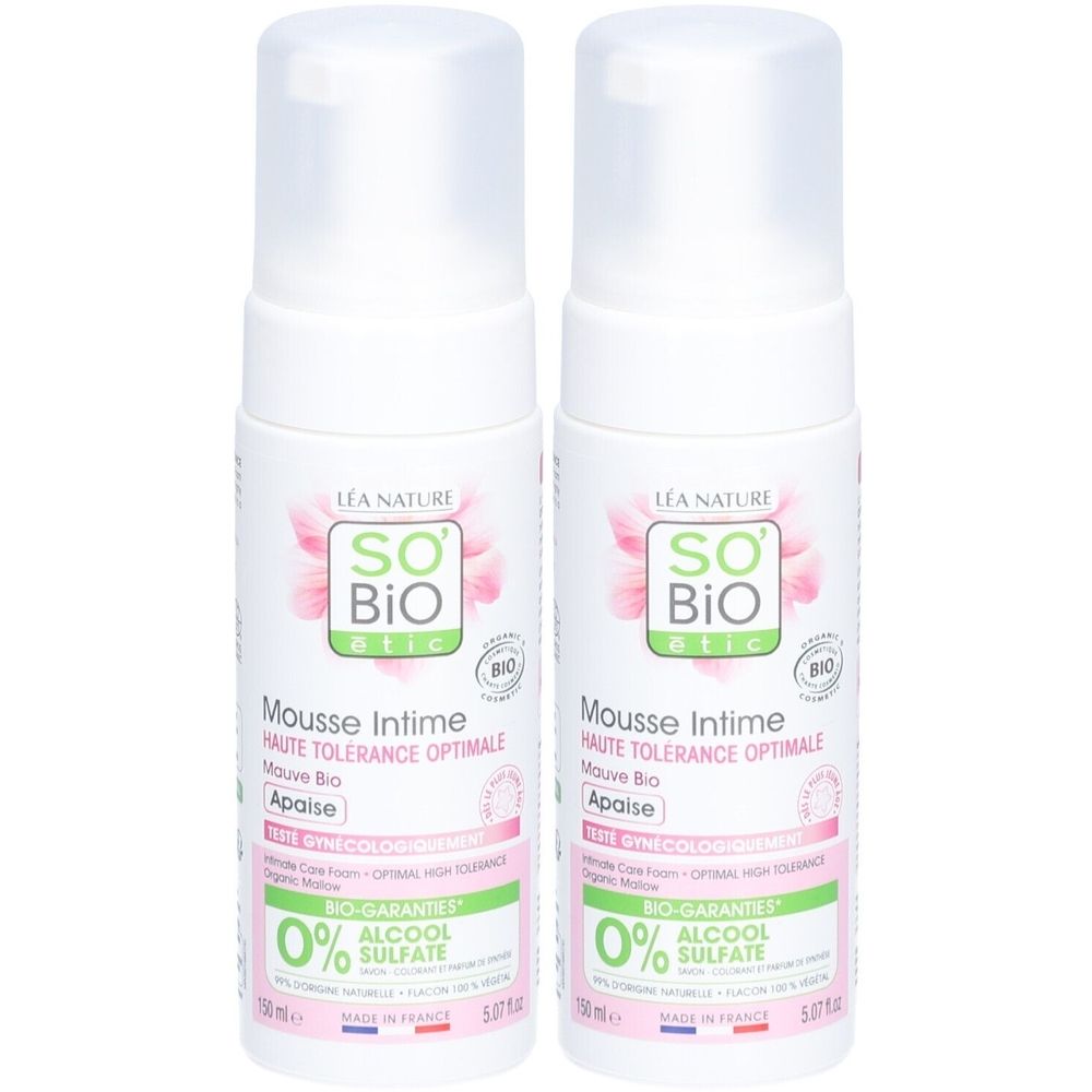Twee witte flessen met sproeikop. Opschrift: SO BIO ETIC, Mousse Intime. 0% alcohol, sulfaat. Bio-certificering.