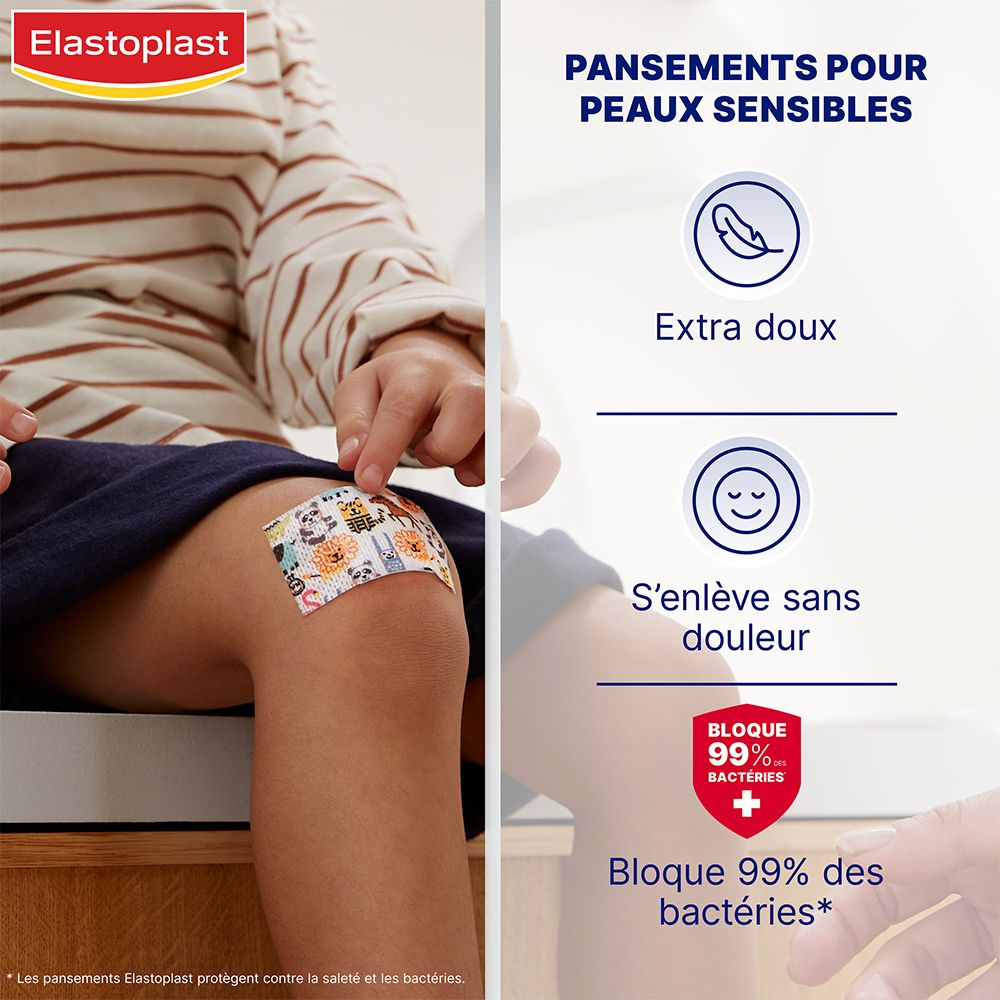 Kind met pleister op de knie. Pleister met dierenmotieven. Tekst: Extra zacht, pijnloos verwijderbaar, blokkeert 99% bacteriën.