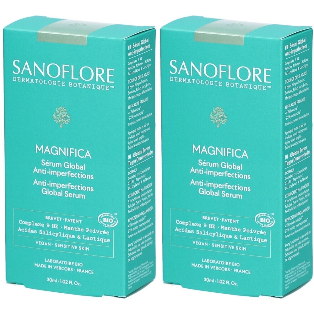 Deux boîtes carrées turquoise. Inscription: SANOFLORE, MAGNIFICA Sérum Global Anti-imperfections. Avec label Bio et informations sur les ingrédients.