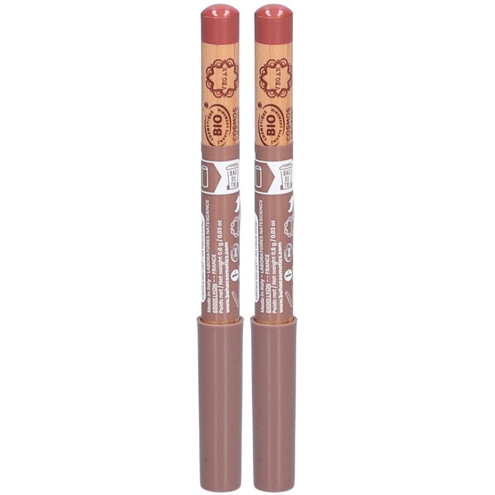 Twee lippenstiften in oudroze. Opschrift: BIO COSMOS. Hout- en papieren verpakking. Matte finish. Gemaakt in Frankrijk.
