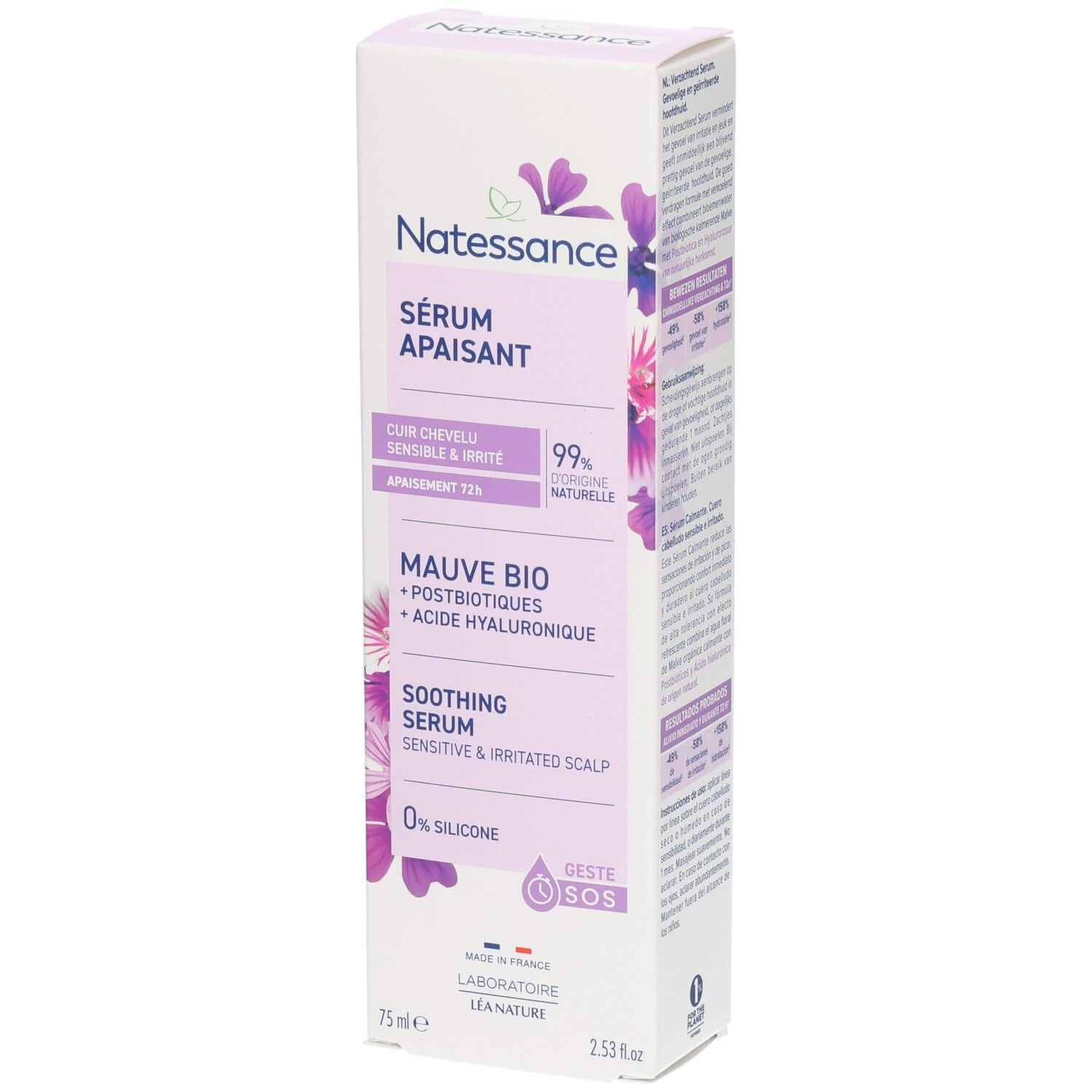 Verpakking van NATESSANCE SERUM APAISANT. Wit en paars. Tekst: SERUM APAISANT, 99% naturelle, 75ml. Ingrediënten zichtbaar.