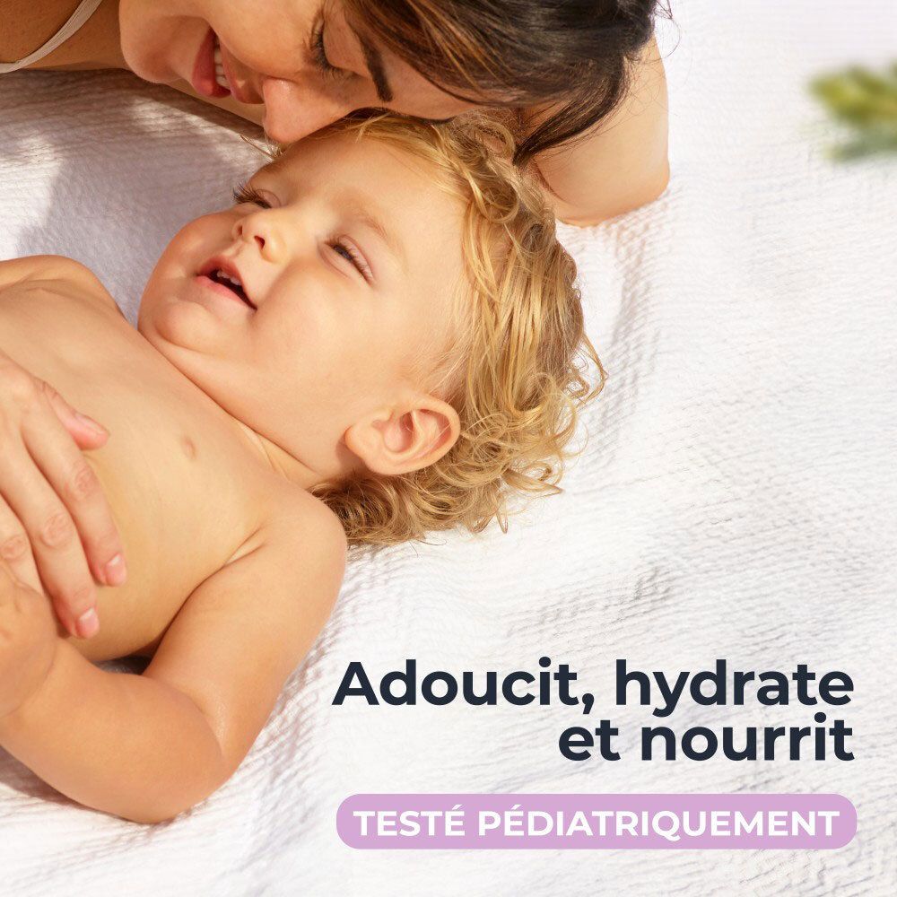 Mère tenant un bébé, texte 'Adoucit, hydrate et nourrit' et 'Testé pédiatriquement'.