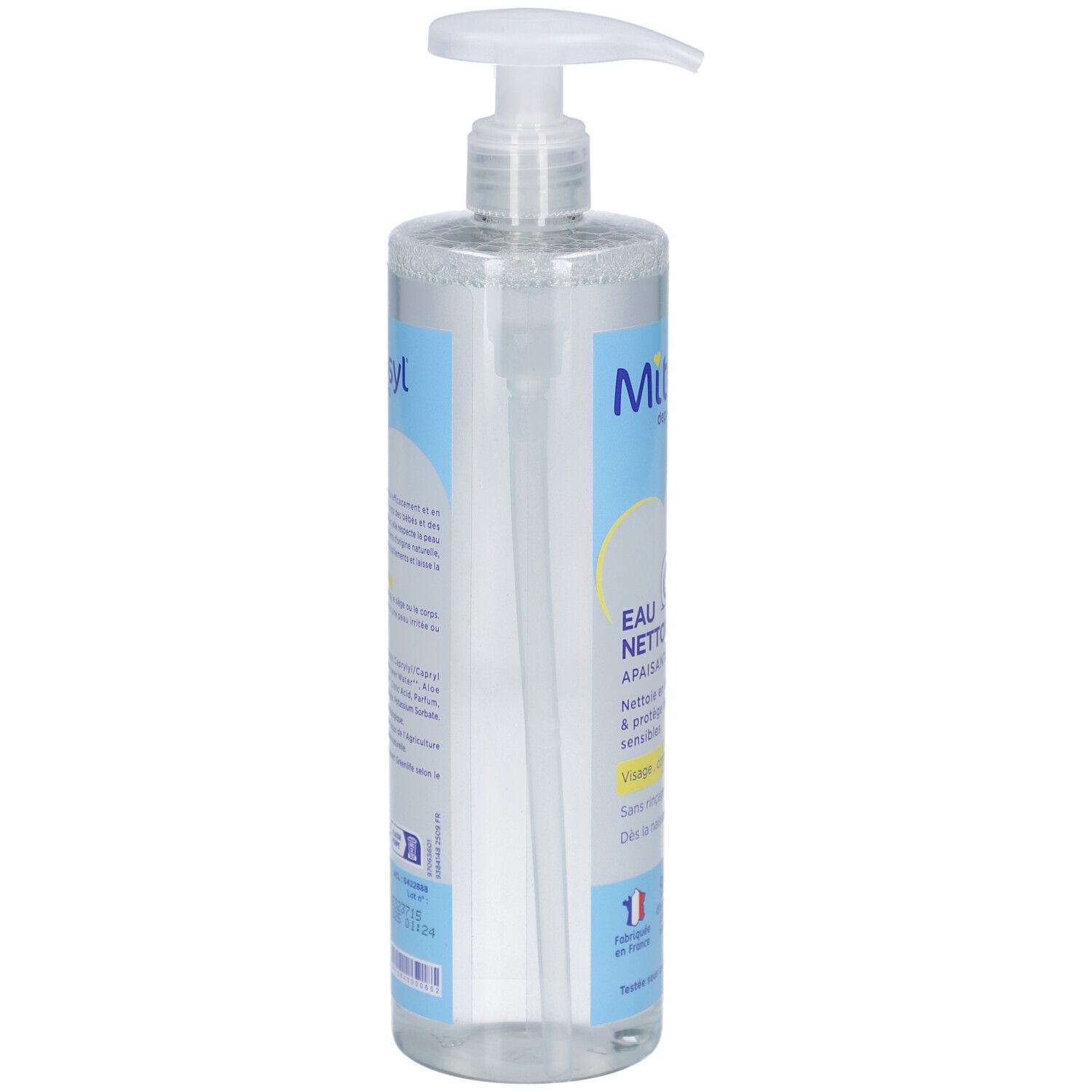 Transparante fles met pomp. Opschrift: Mitosyl, Eau Nettoyante Apaisante. Achterkant met tekst en ingrediënten. COSMOS NATURAL-certificering.