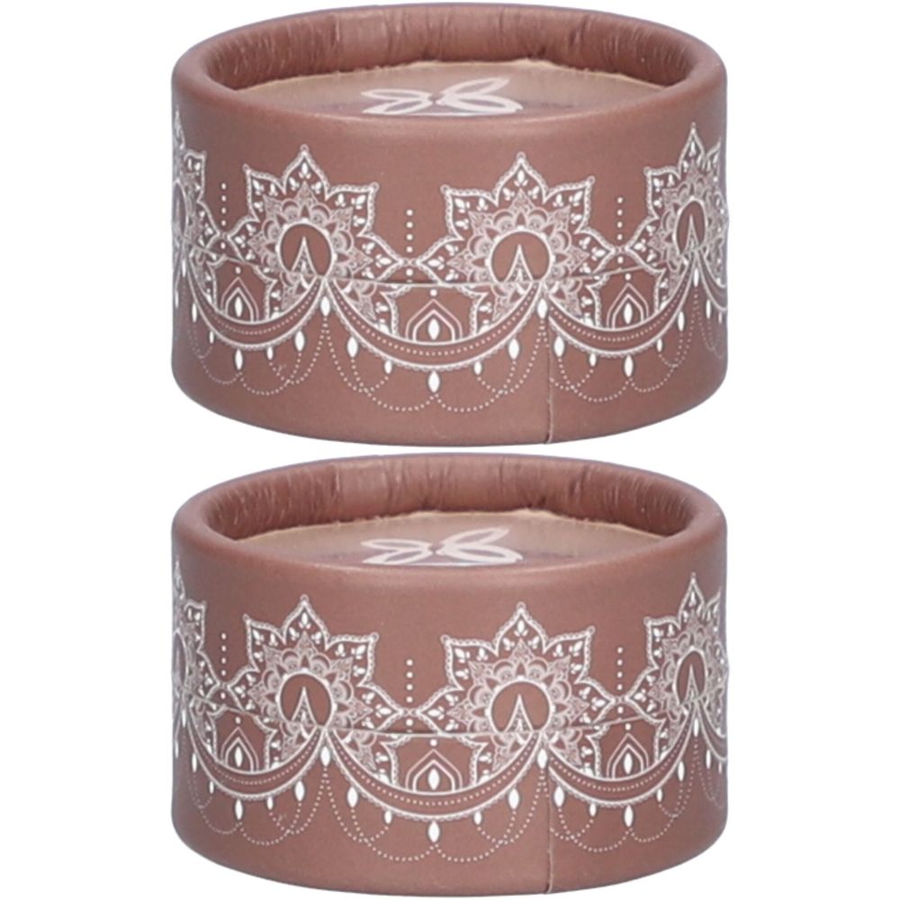 Twee ronde, bruine containers met wit, sierlijk patroon. Een deksel met logo is zichtbaar bovenop.
