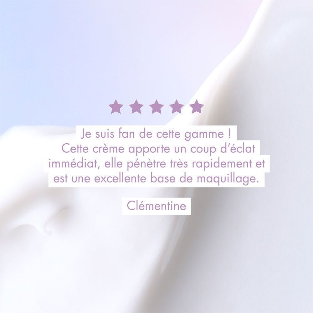 Tekst: Je suis fan de cette gamme! Cette crème apporte un coup d'éclat immédiat.