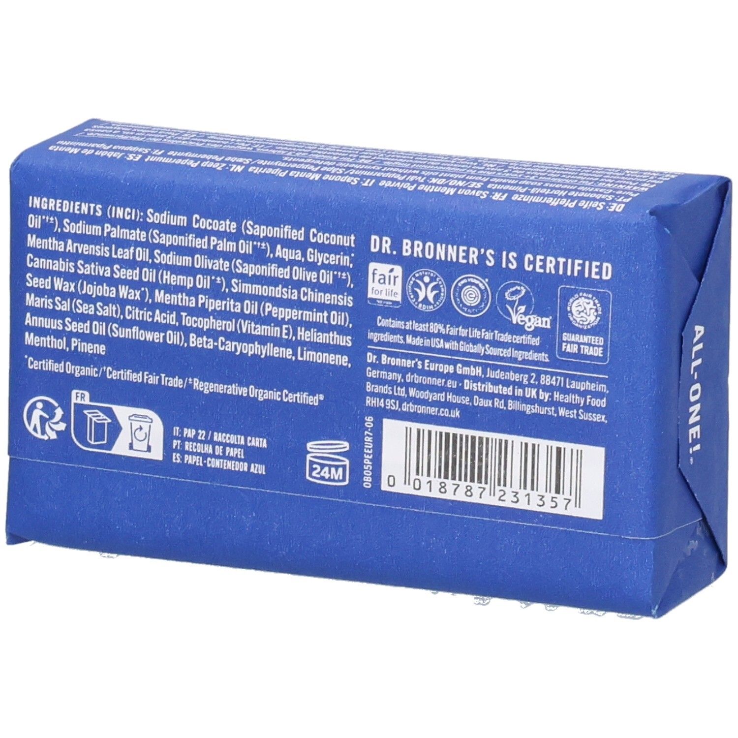 Achterkant van blauw verpakte zeep. Ingrediëntenlijst en certificeringen. Fair Trade label en Vegan logo.