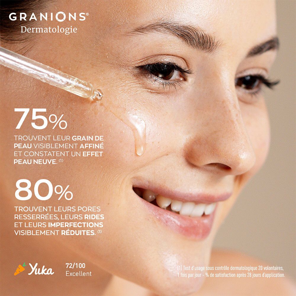 Femme avec gouttes sur la peau. Texte : 75% trouvent leur grain de peau affiné. 80% trouvent leurs pores resserrés.