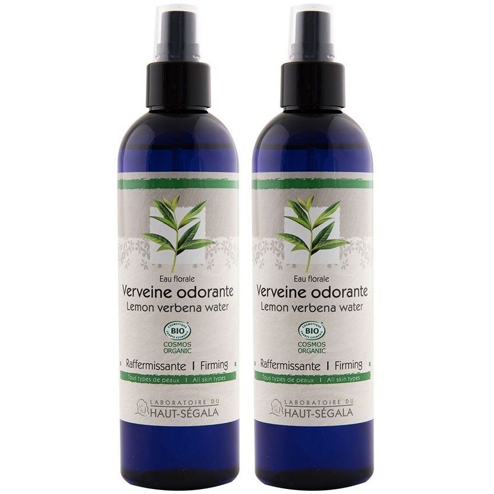 Twee blauwe spuitflessen met wit etiket. Opschrift: Verveine odorante, Lemon verbena water. Bio-certificering.