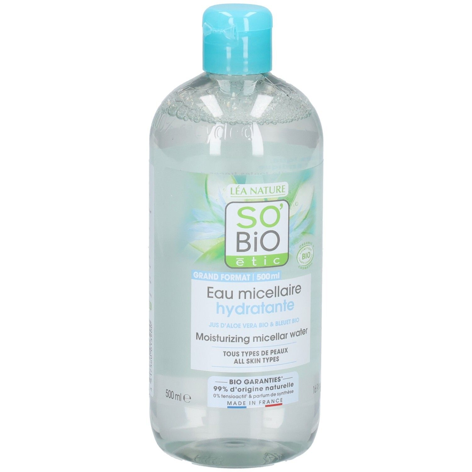 Transparante fles met blauwe dop. Opschrift: So Bio Etic, Eau micellaire hydratante. Voor alle huidtypen.
