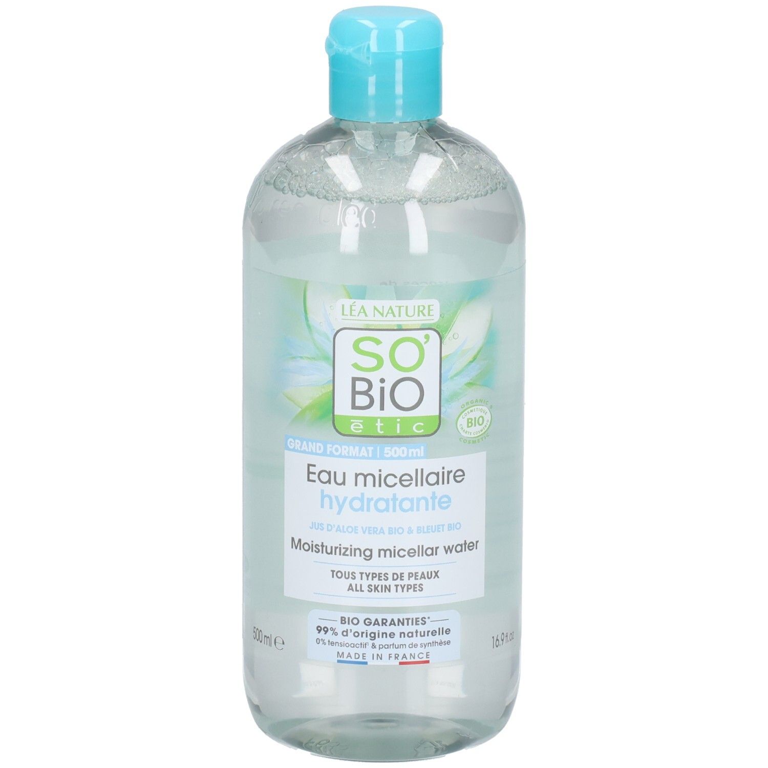 Transparante fles met blauwe dop. Opschrift: So Bio Etic, Eau micellaire hydratante. Voor alle huidtypen.