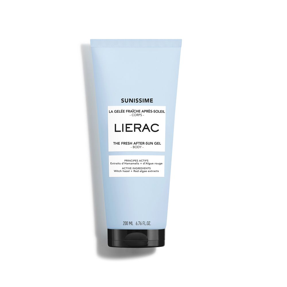 Tube bleu clair avec bouchon noir. Inscriptions : Sunissime, Lierac, The Fresh After Sun Gel Body. Texte en anglais et français.