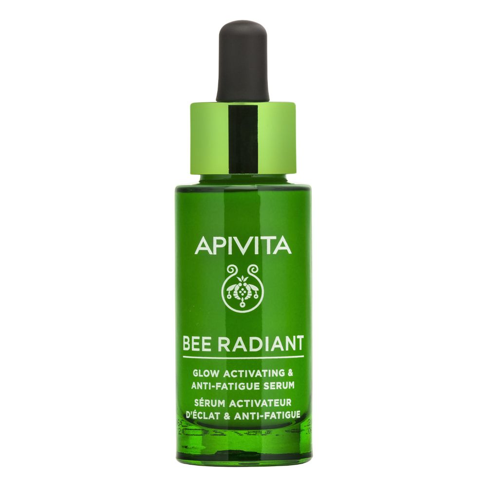 Groene glazen fles met zwarte pipet. Opschrift: APIVITA, BEE RADIANT, Glow activating & Anti-Fatigue Serum.