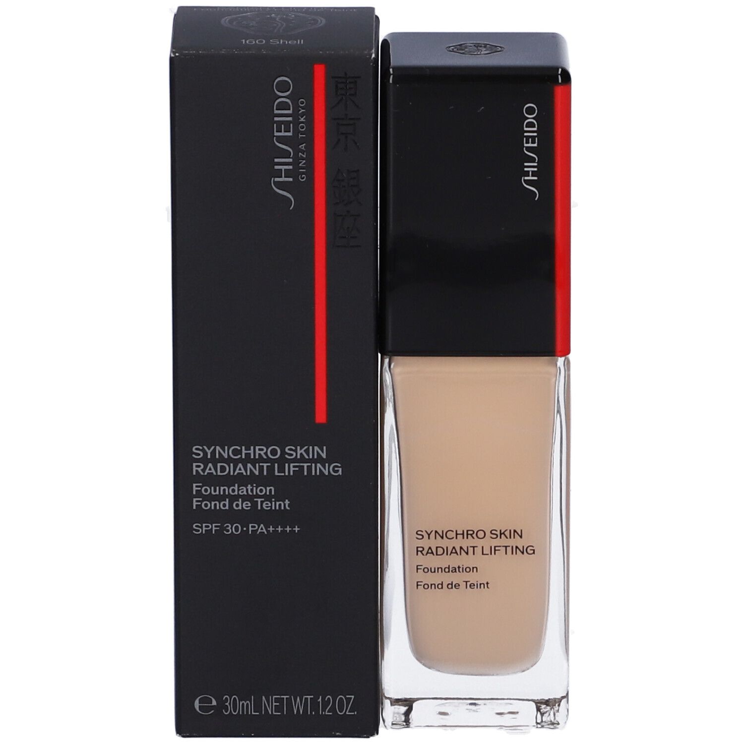 Flacon de fond de teint et emballage. Emballage noir avec nom du produit et indication SPF. Inscription: Shiseido.