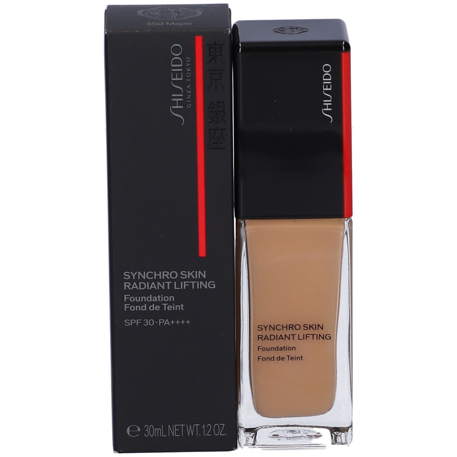 Emballage noir avec fond de teint et nom du produit. Inscription: Shiseido, Synchro Skin Radiant Lifting, SPF 30.