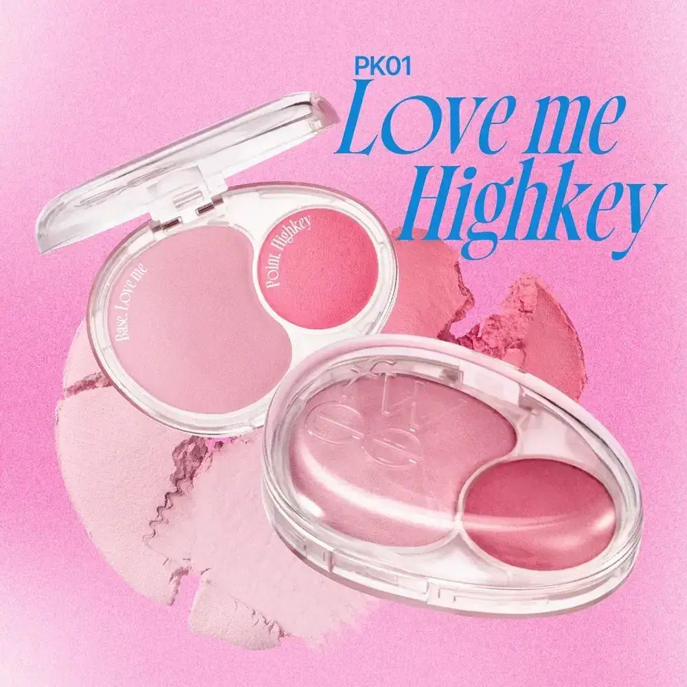 Twee FWEE Mellow Dual Blusher PK01 Love Me Highkey. Ovale, transparante behuizing met twee blush tinten.