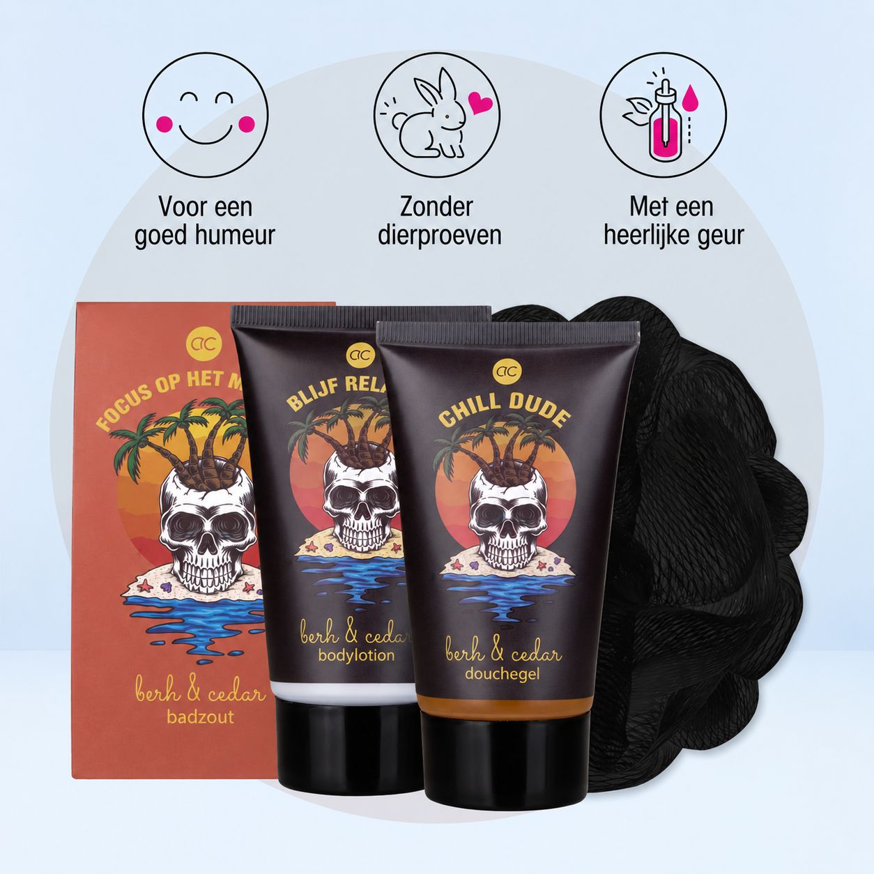 Drie verzorgingsproducten met schedelthema: badzout, bodylotion en douchegel. Inclusief een zwarte net-wasborstel.