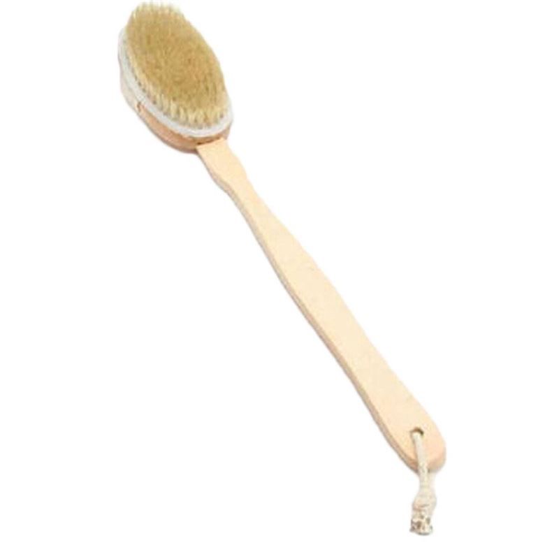 Brosse sèche avec long manche en bois et tête de brosse ovale. La poignée a une boucle.