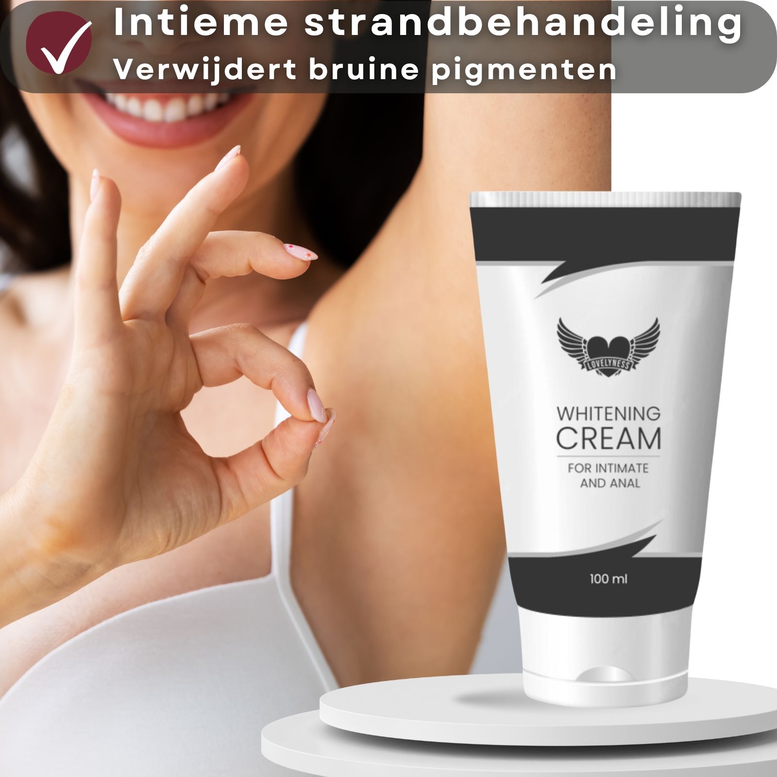 Wit crème-tube product. Tekst: Whitening Cream, For Intimate and Anal. 100 ml. Op sokkel.
