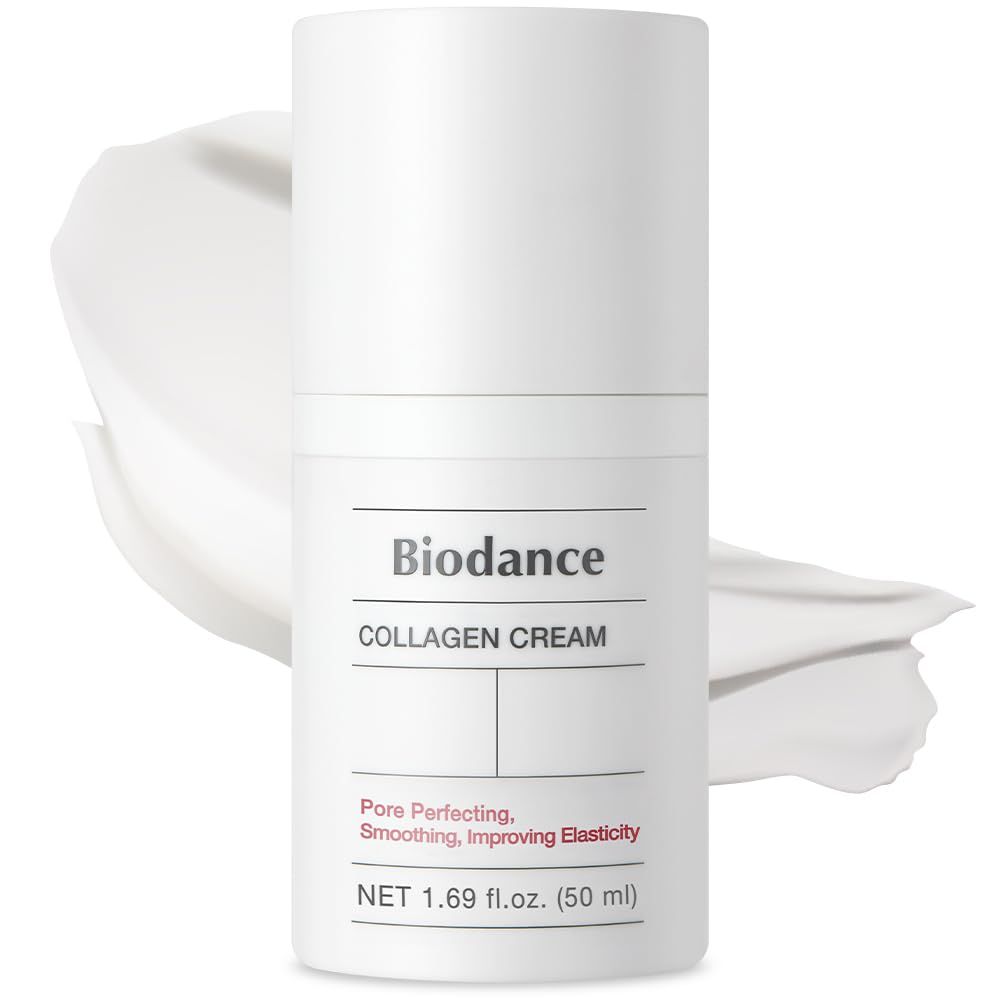 Witte fles met "Biodance Collagen Cream". Crèmetexturen op de achtergrond. 50 ml.