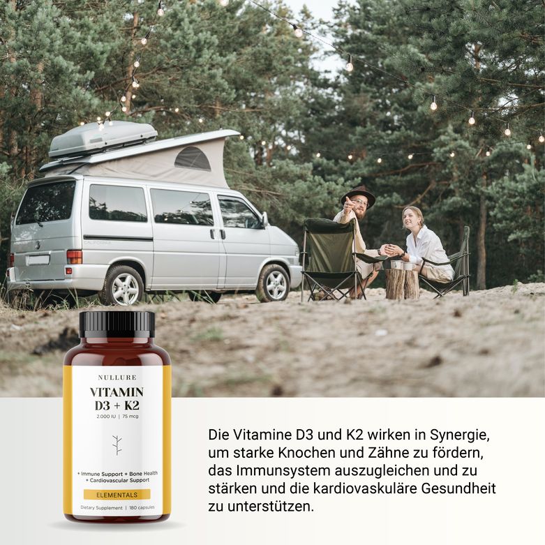 Scène en extérieur avec camping-car et personnes. Flacon de vitamine D3 + K2. Texte : La vitamine D3 et K2 agissent en synergie pour les os et les dents.