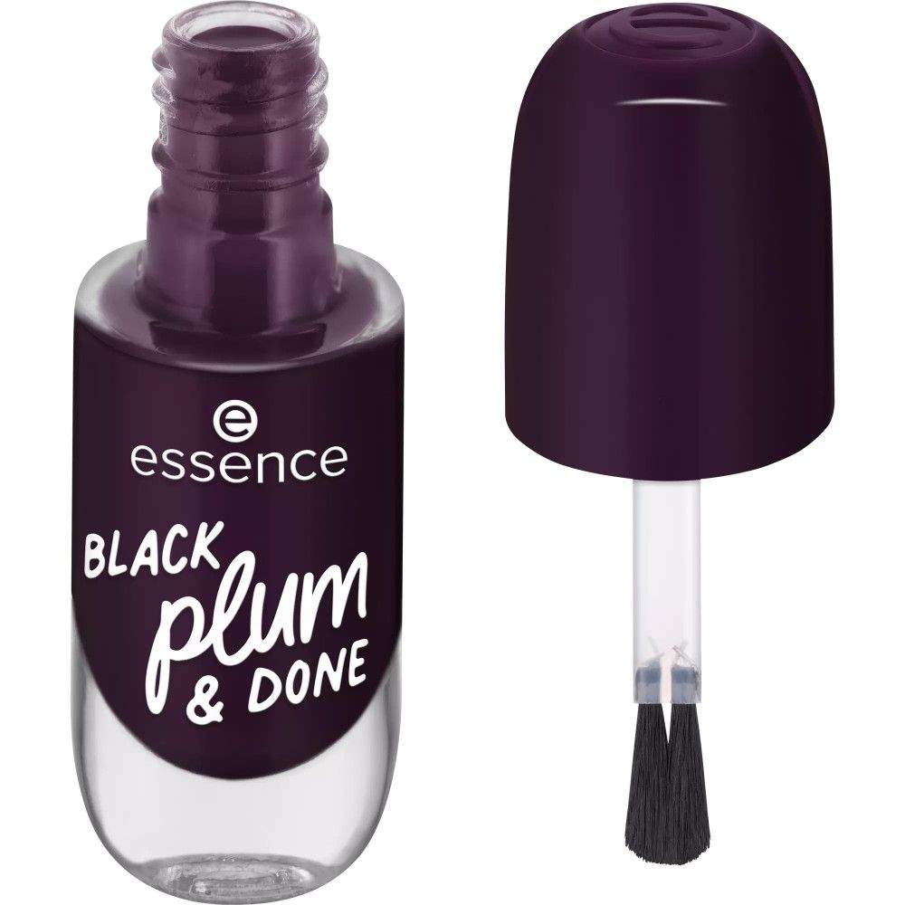 Flacon de vernis à ongles ouvert avec pinceau. Le vernis est violet foncé. On peut lire "essence BLACK plum & DONE" sur le flacon.