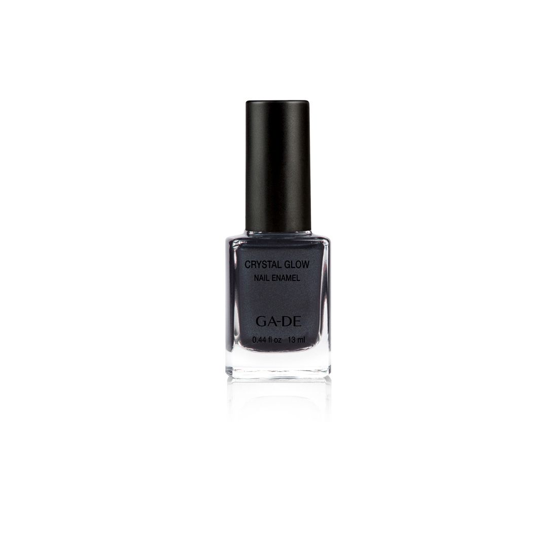 Vernis à ongles gris foncé dans un flacon carré en verre avec un bouchon noir. Inscription : Crystal Glow Nail Enamel, GA-DE.