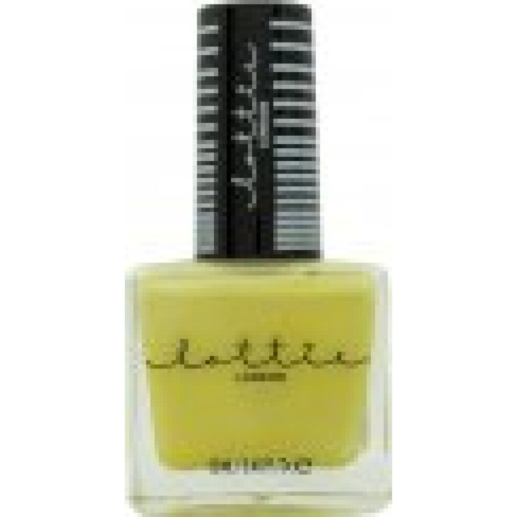 Vernis à ongles jaune en flacon carré. Bouchon noir à rayures blanches. Inscription 'lottie london'.
