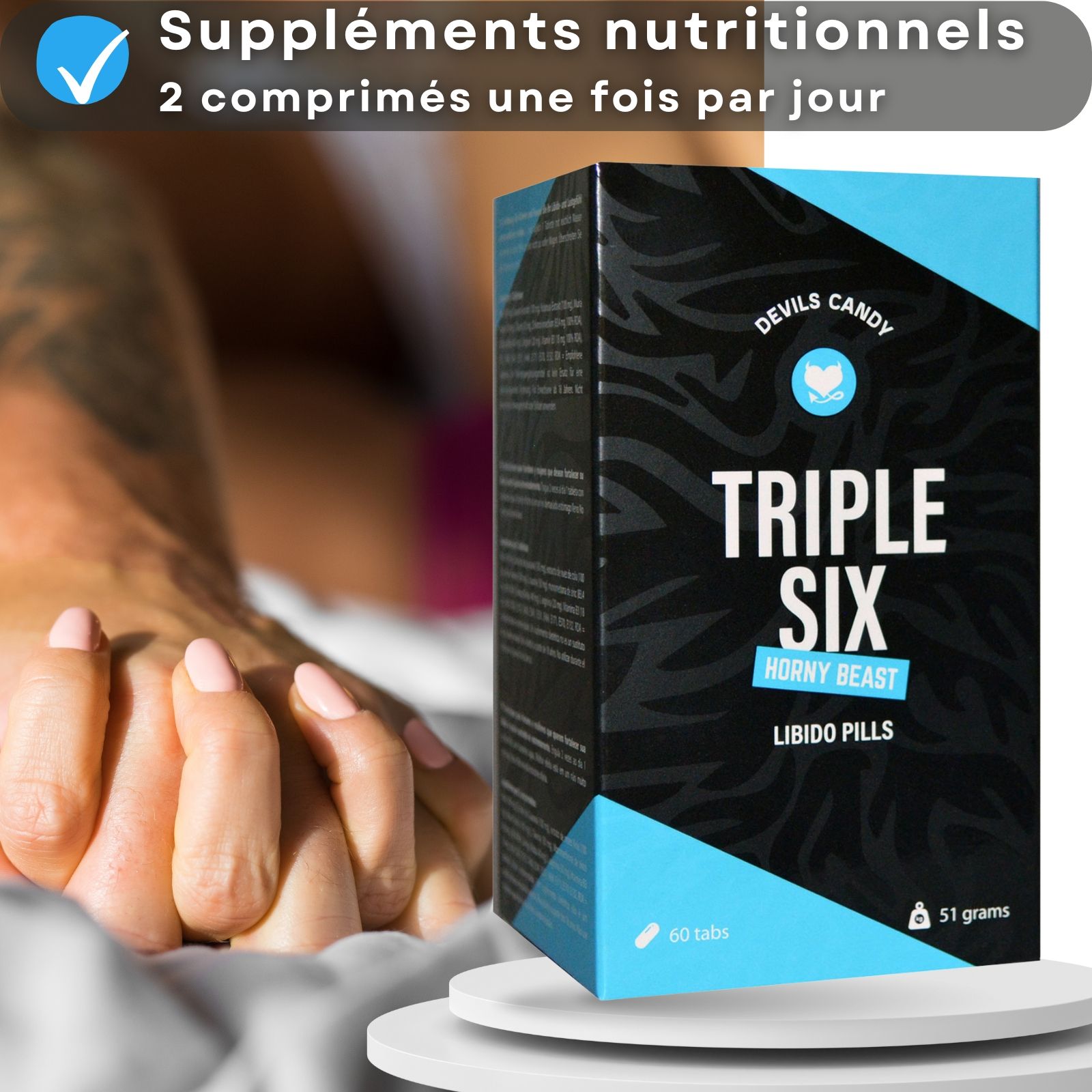 Boîte "Triple Six" Libido Pills. Texte: Compléments nutritionnels, 2 comprimés par jour. Mains se touchant.