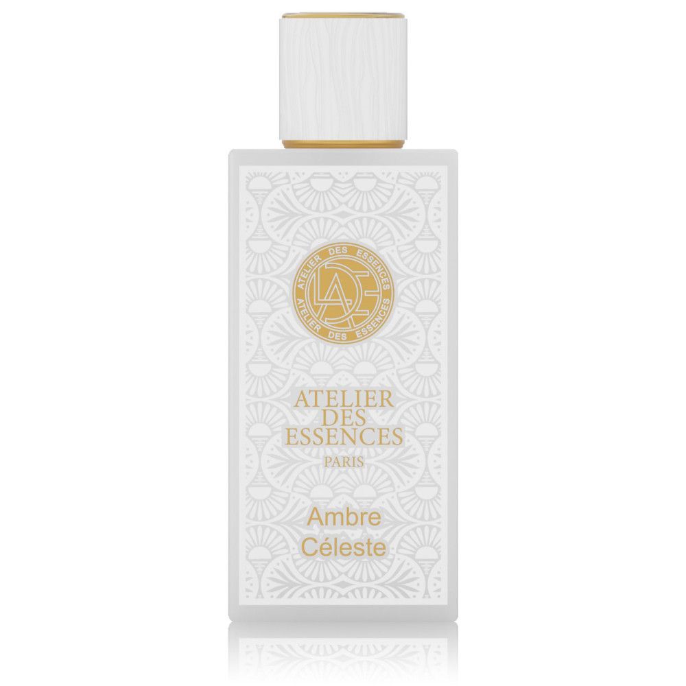 Witte parfumfles met gouden details. Opschrift: Atelier des Essences, Ambre Céleste. Witte dop. Rechthoekige vorm.