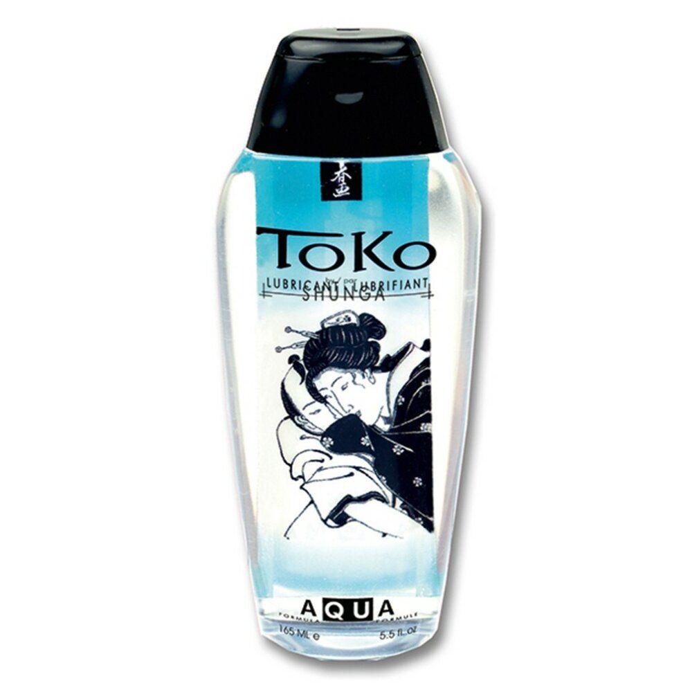 Heldere vloeistof in fles met zwarte dop. Opschrift: ToKo, Aqua, Shunga. Illustratie van een vrouw.