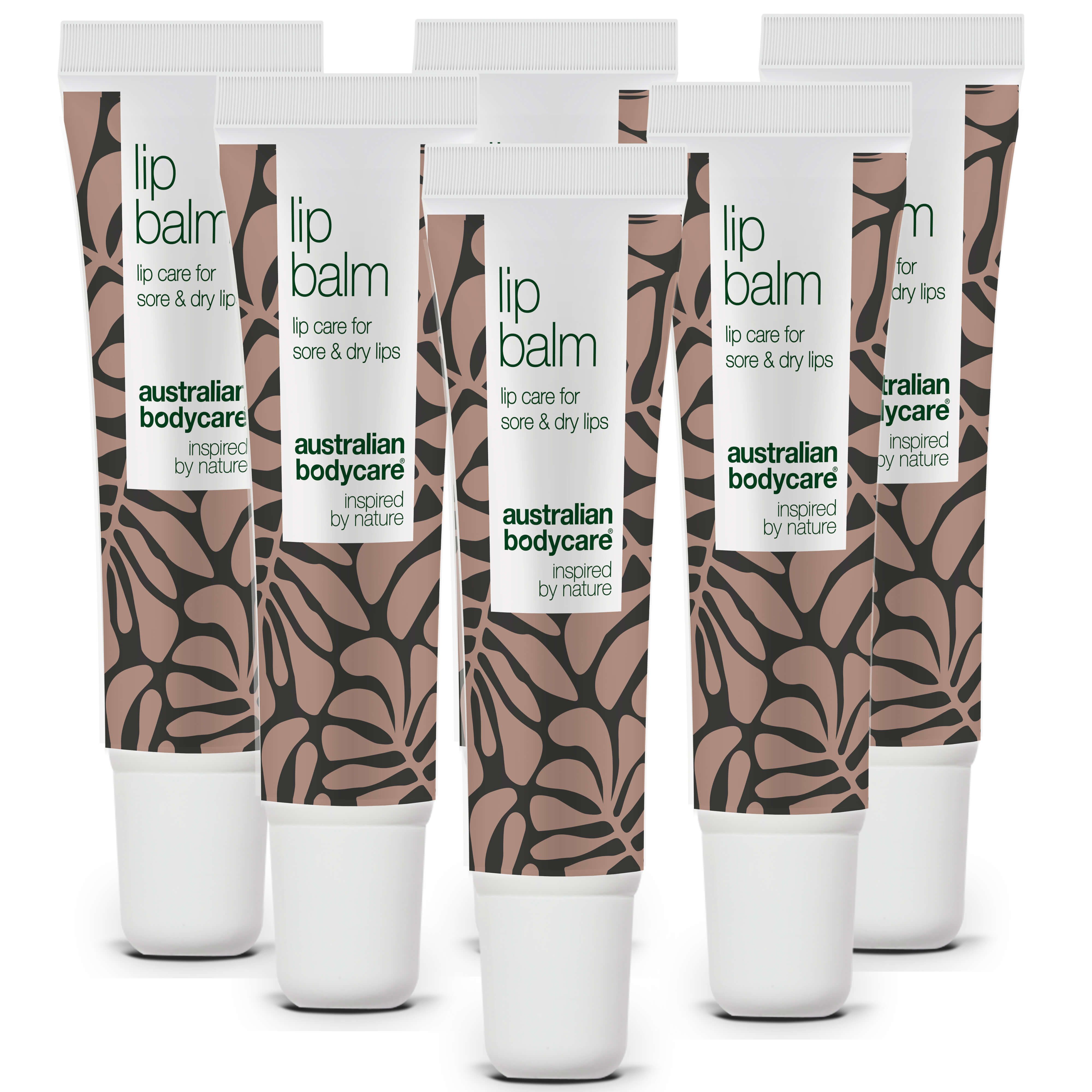 Plusieurs tubes de baume à lèvres. Design blanc et marron. Texte: Lip Balm, australian bodycare.