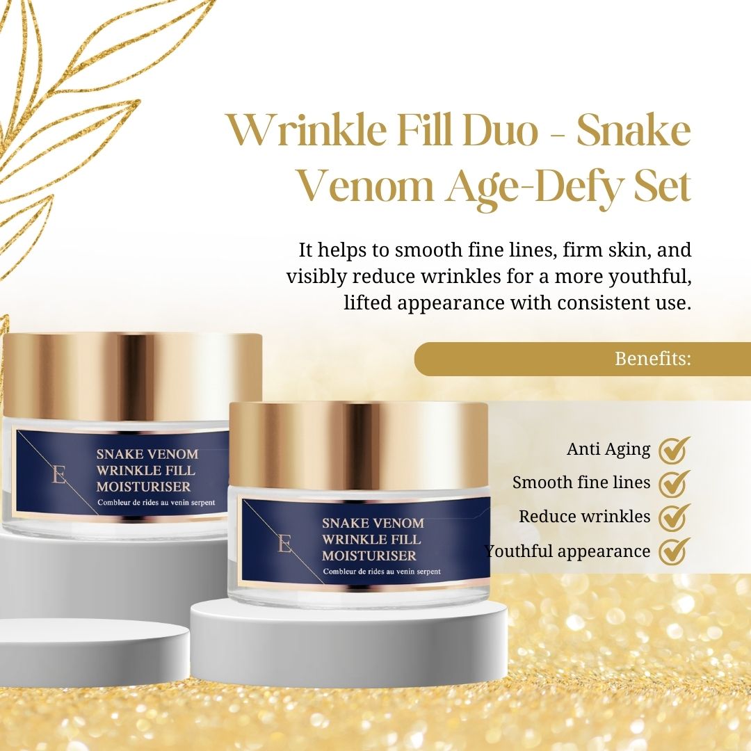 Deux pots avec couvercles dorés et étiquettes bleues. Inscription: Snake Venom Wrinkle Fill Moisturiser. Texte: Wrinkle Fill Duo - Snake Venom Age-Defy Set.